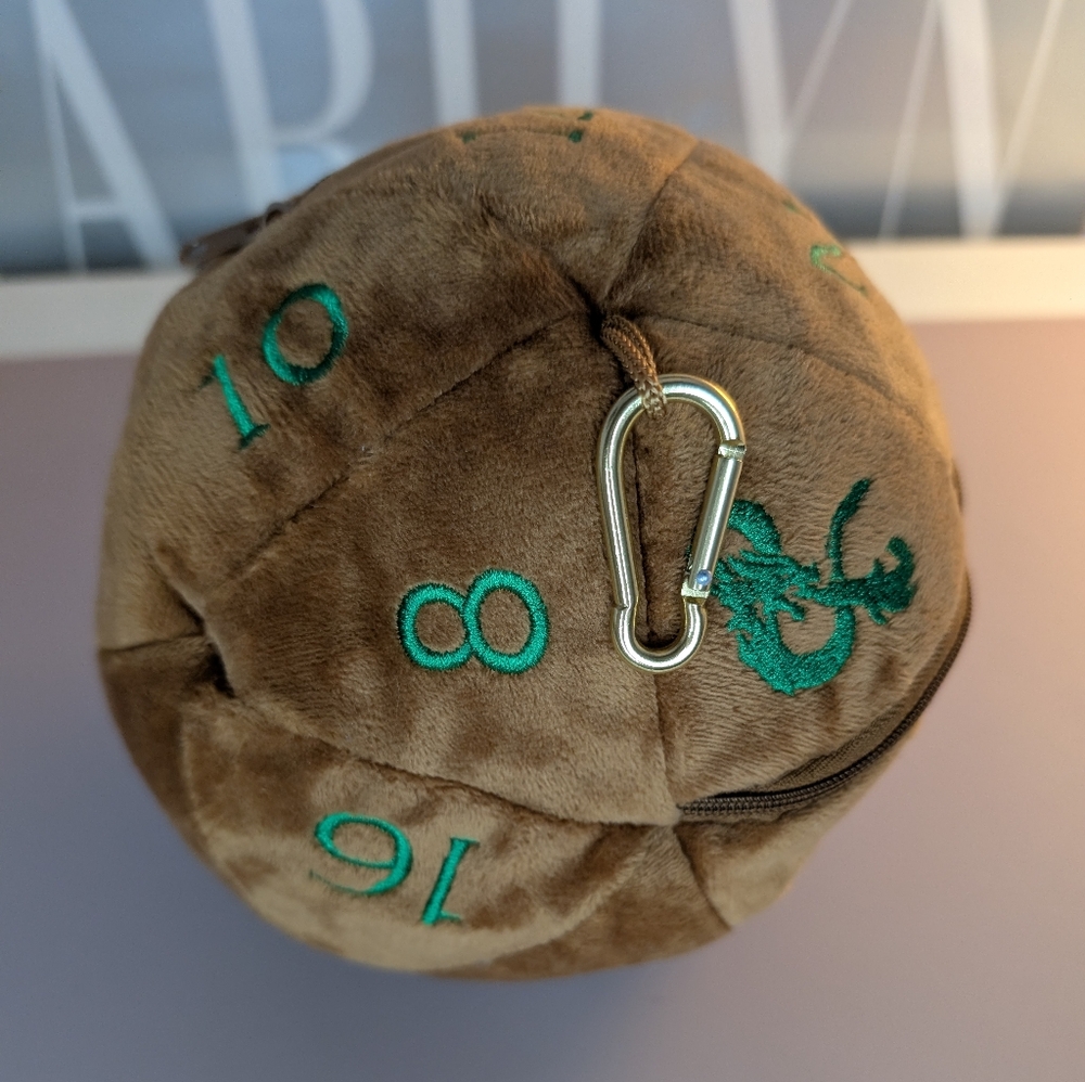 D&D  Dungeons and Dragons dice bag with clip